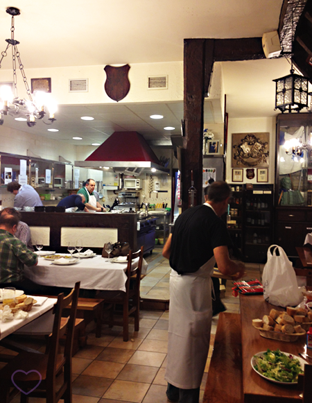 Nas Sociedades Gastronómicas, apenas homens podem cozinhar. Ok, eu não queria mesmo!