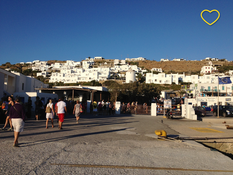 A vista de Míkonos, saindo do navio.